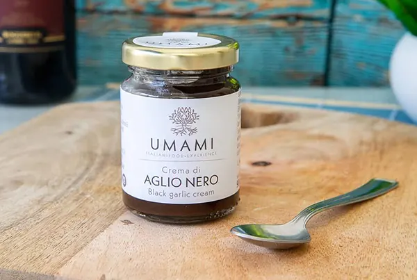 crema aglio nero